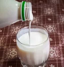 Čaša svježeg kefira